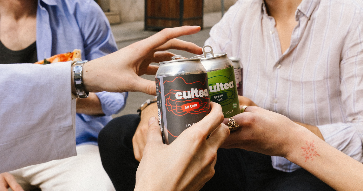 Cultea cans in social setting
